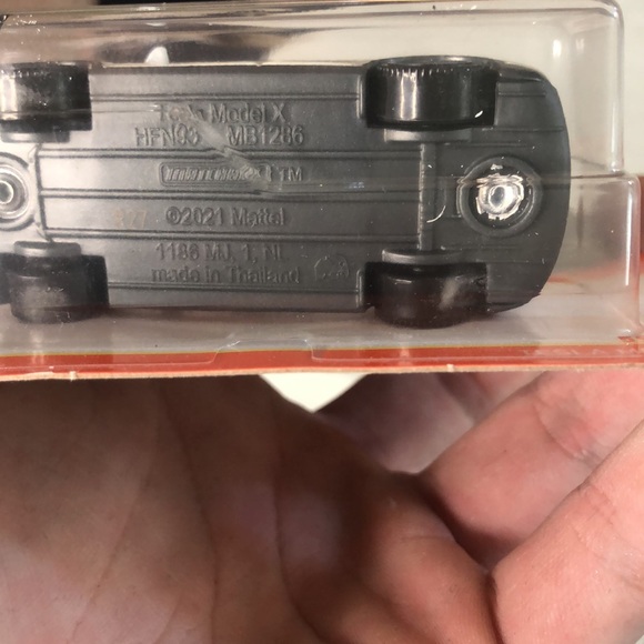 Tesla Model X - Picture 8 of 9